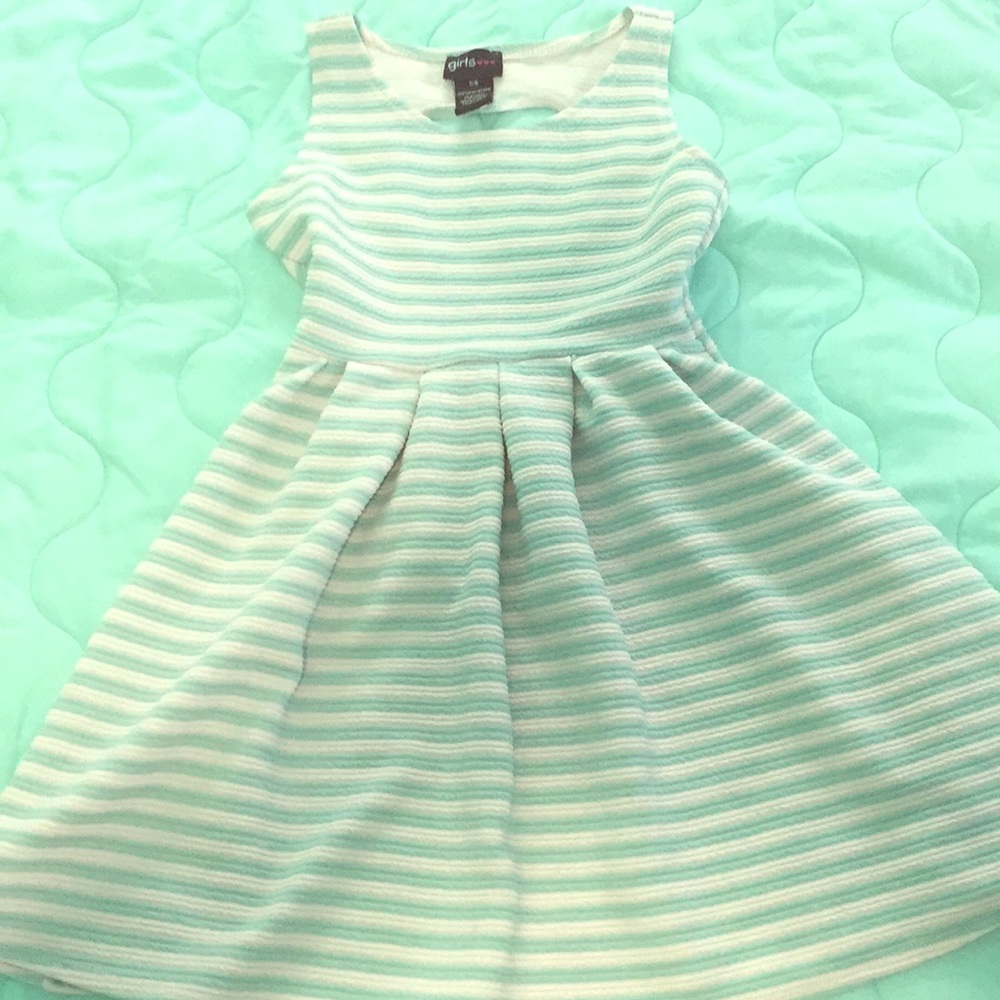 Girls dress
